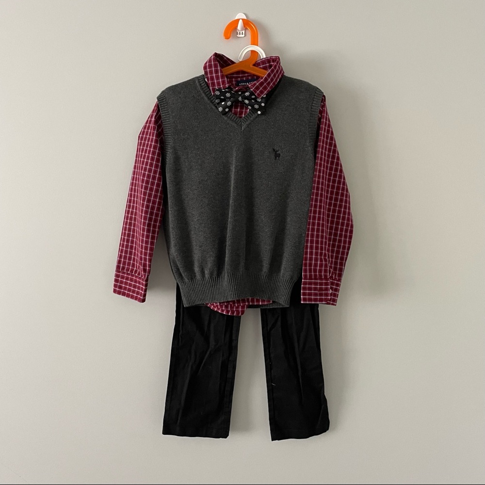 Andy & Evan Boy’s 4 piece Sweater Vest Set size7